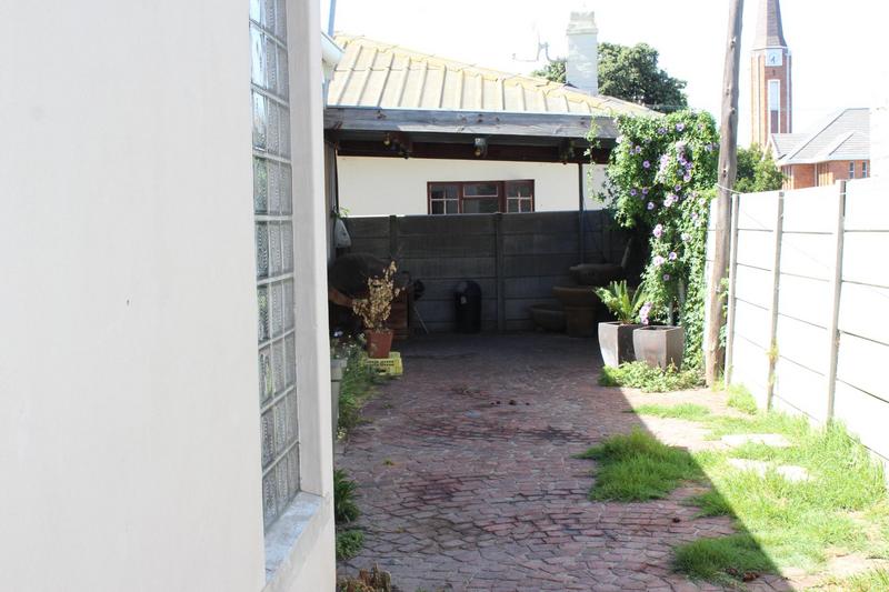 2 Bedroom Property for Sale in Fairfield Estate Western Cape